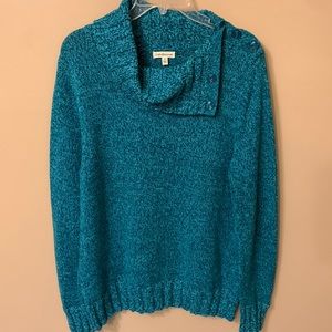 Women’s green knit sweater, button detail. Size XL